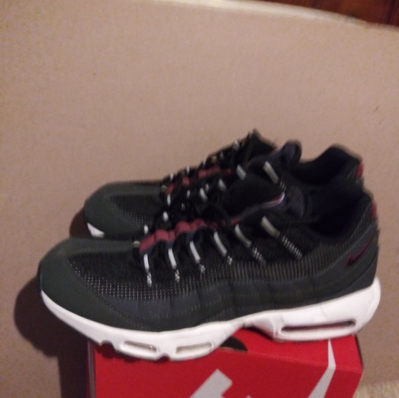Nike Air Max 95 Essential - Picture 7 of 9